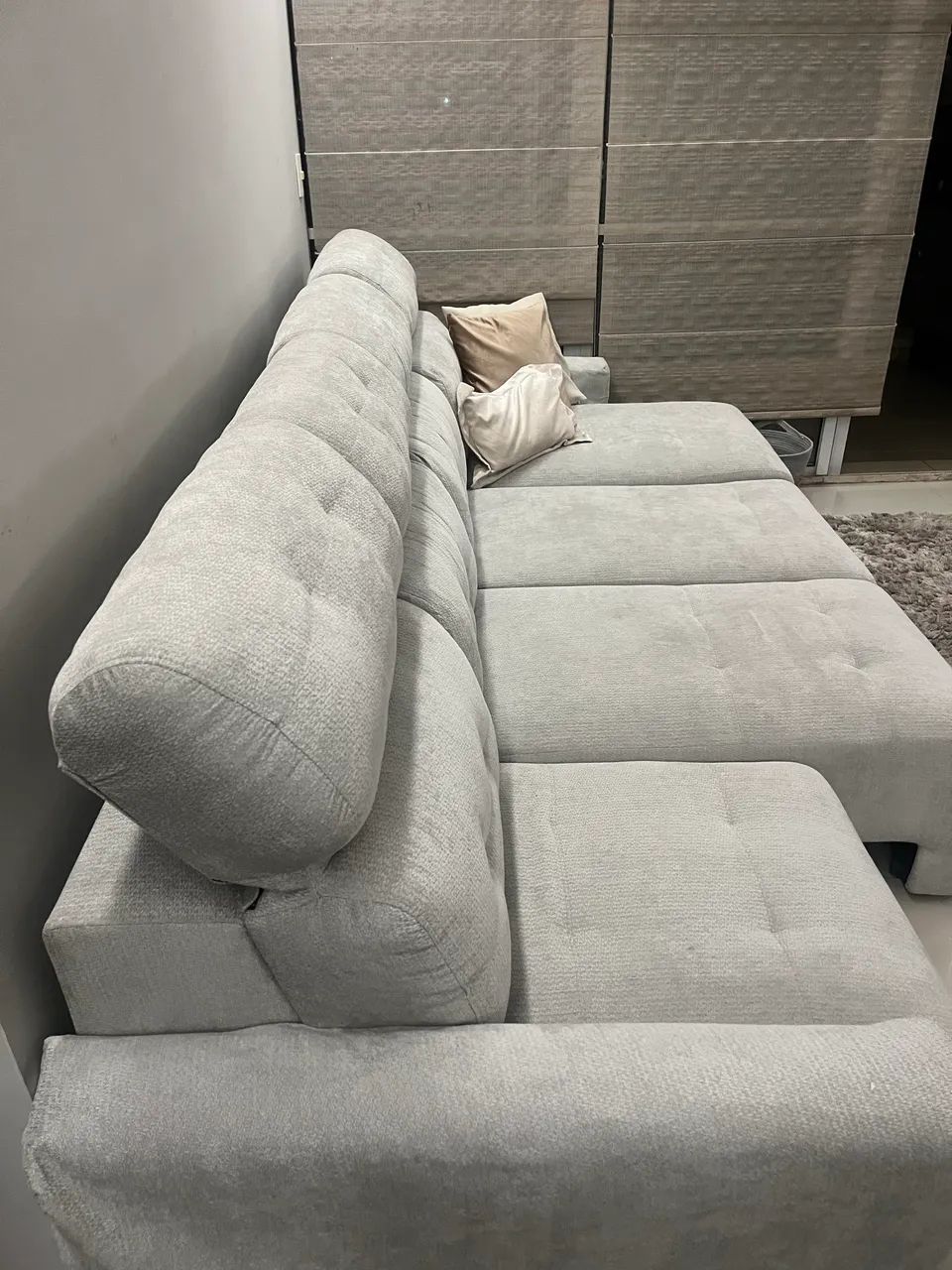 Sofá Retrátil e Reclinável Bege 4 Lugares 2,8m RECEM REFORMADO - Foto 2