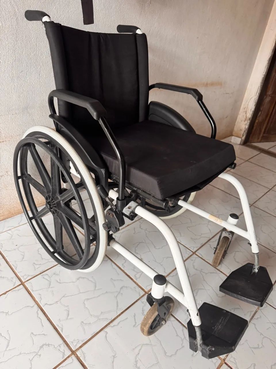 Cadeira de Rodas  - Foto 2