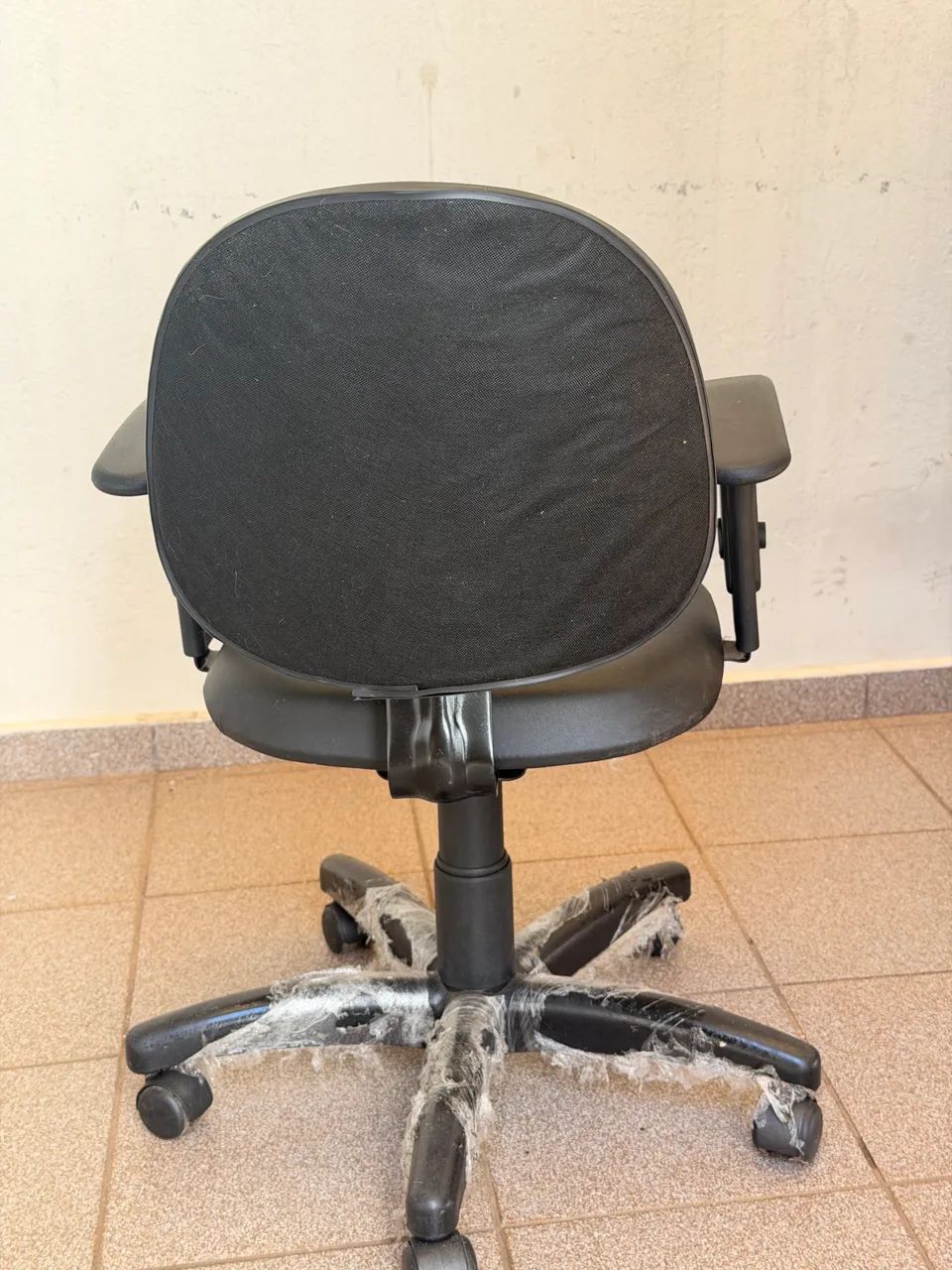 Cadeiras de Escritorio - LEIA O ANUNCIO - Foto 4