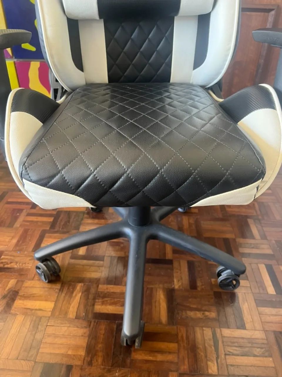 Cadeira Gamer Usada - ThunderX3 TGC12 Branca - Foto 4