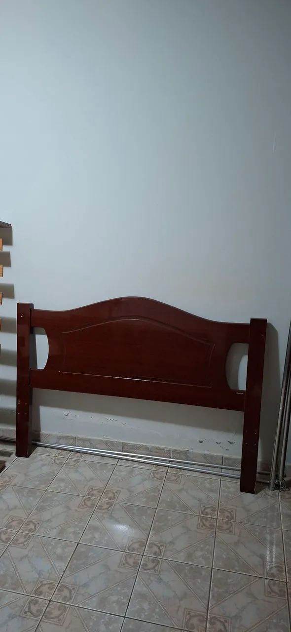 Cama casal de madeira 