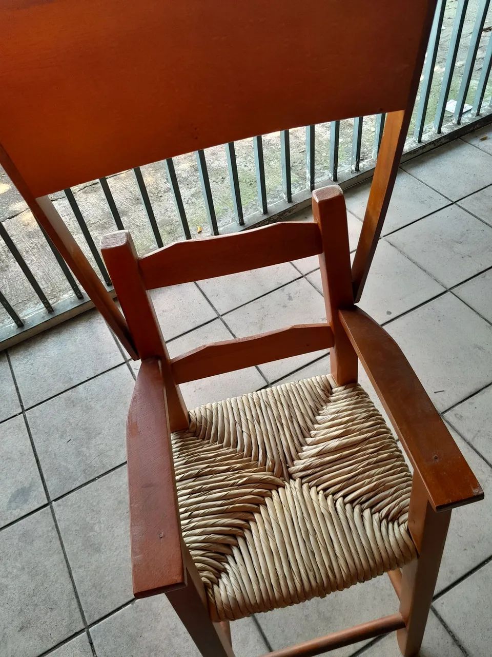 Cadeirinha de bebê de madeira para refeição  - Foto 2