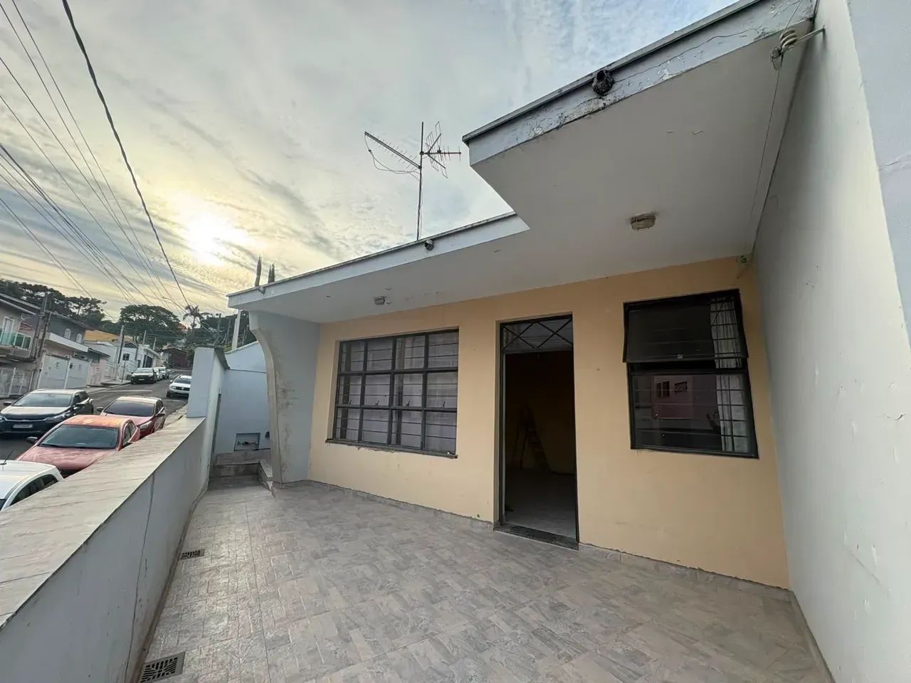 LOCAÇÃO COMERCIAL! CASA NO CENTRO DE SÃO ROQUE! - Foto 2