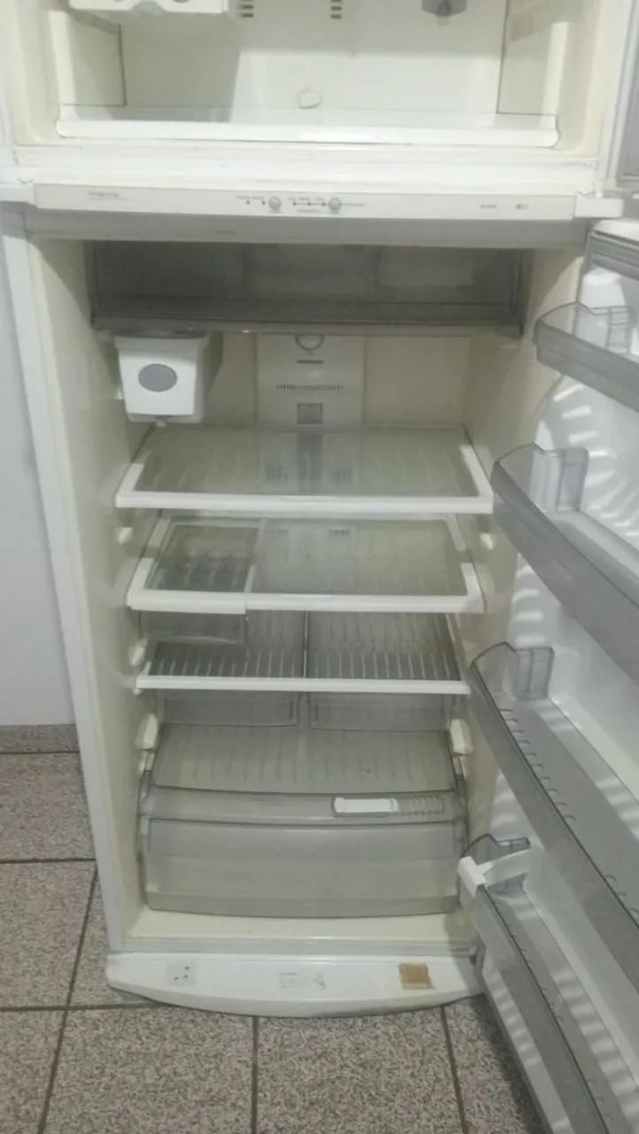 Vende-se uma geladeira - Foto 4