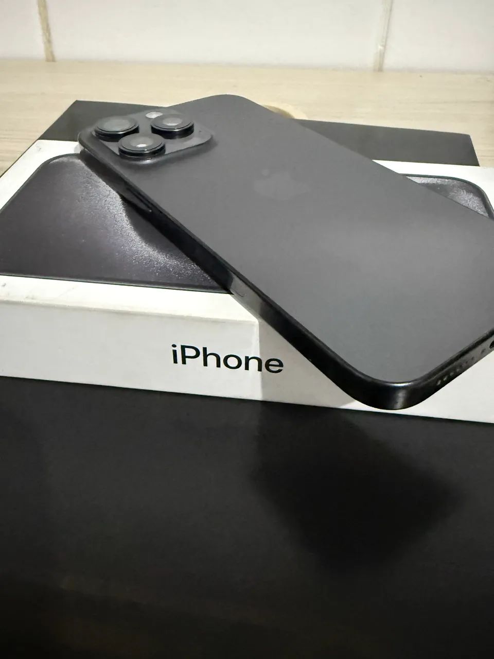 Excelente Iphone 15 Pro Max todo original - Foto 3