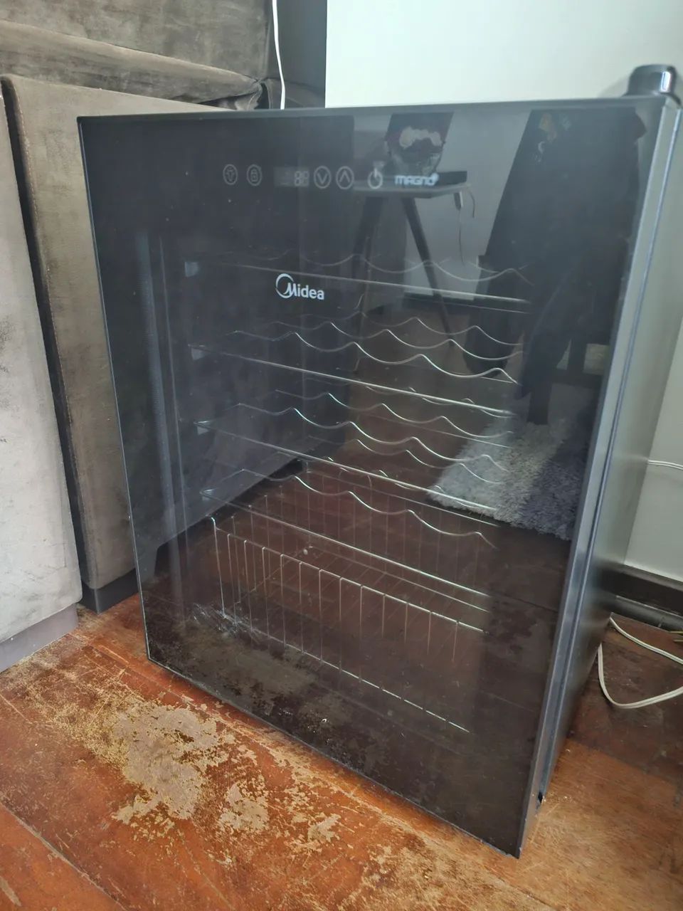Adega de Vinhos 23 Garrafas Midea