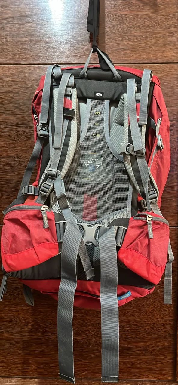 Mochila Deuter 45 + 10 litros . - Foto 2