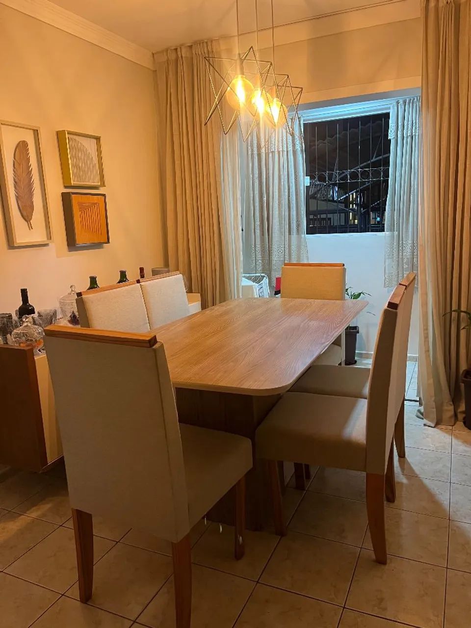 Mesa de jantar com 6 cadeiras