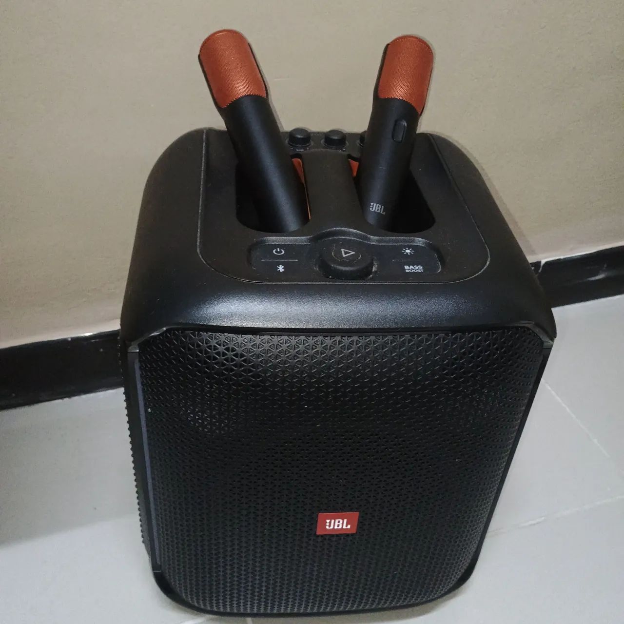 Vende-se uma caixa de som Bluetooth jbl partybox Encore com 2 microfones. - Foto 3