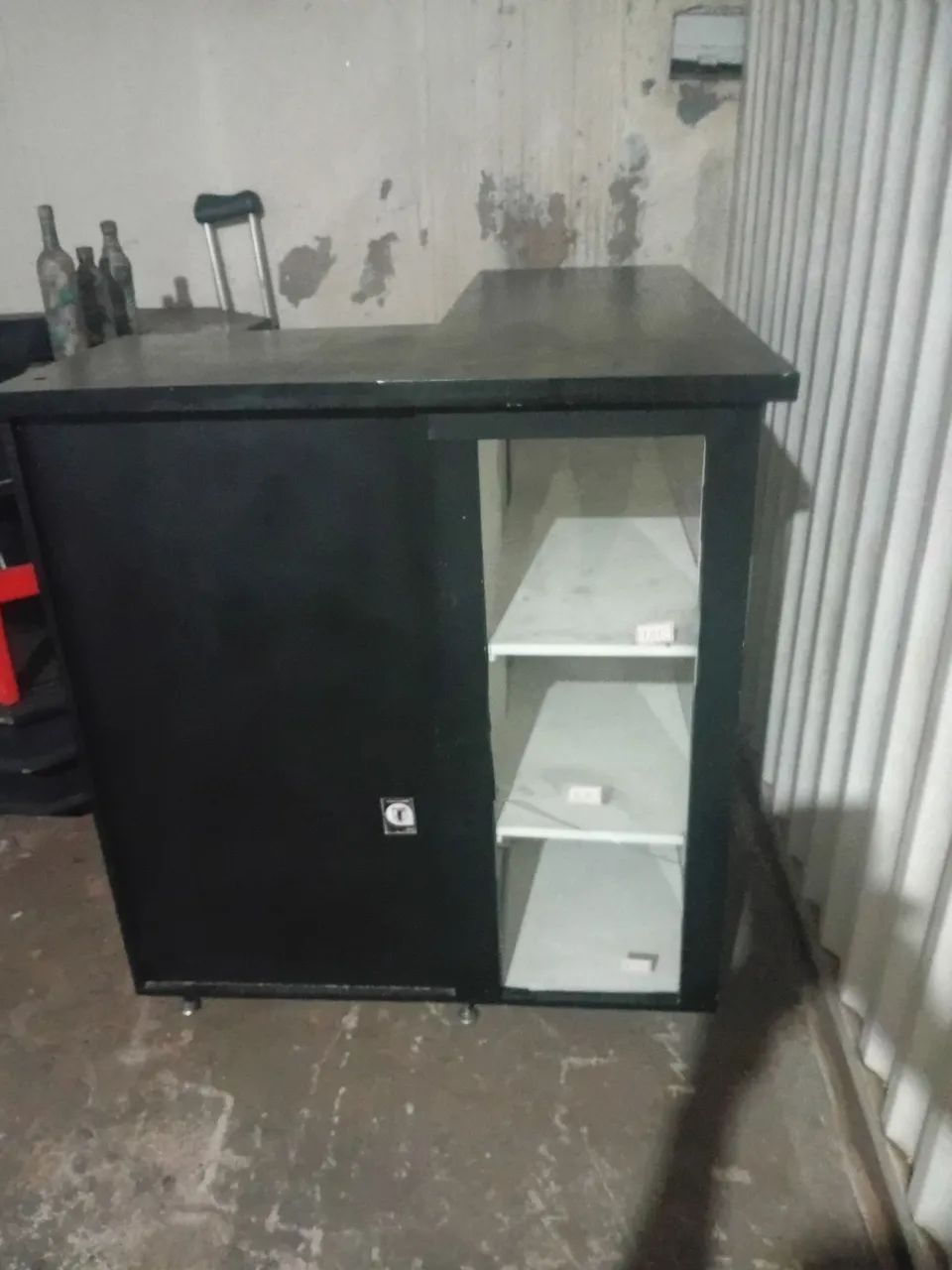 Balcao de loja em forma de L