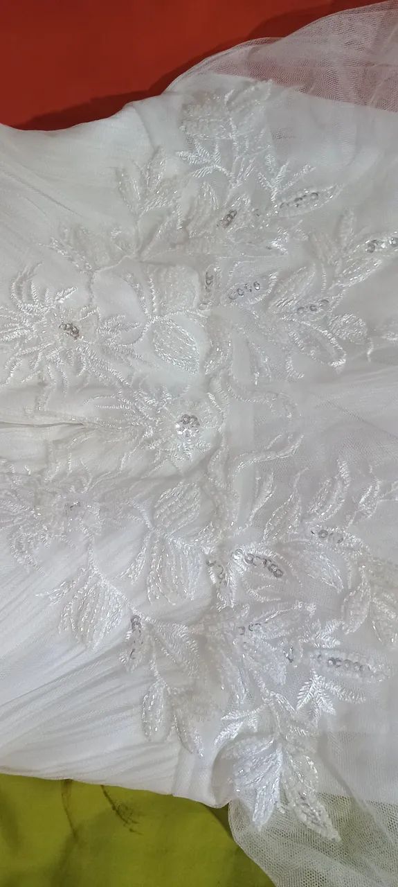 VENDO VESTIDO DE NOIVA - Foto 2