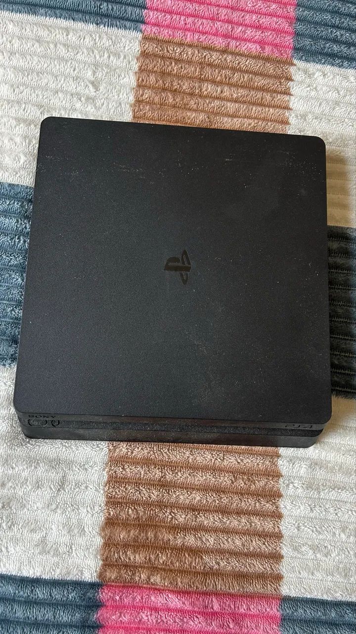 PS4 SLIM + 2 Controles + Jogos - Foto 4