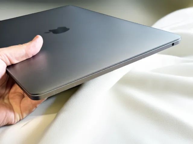 Macbook Pro 13 Apple M2 | 24gb | 1tb | CPU 8 | GPU 10 - Notebooks