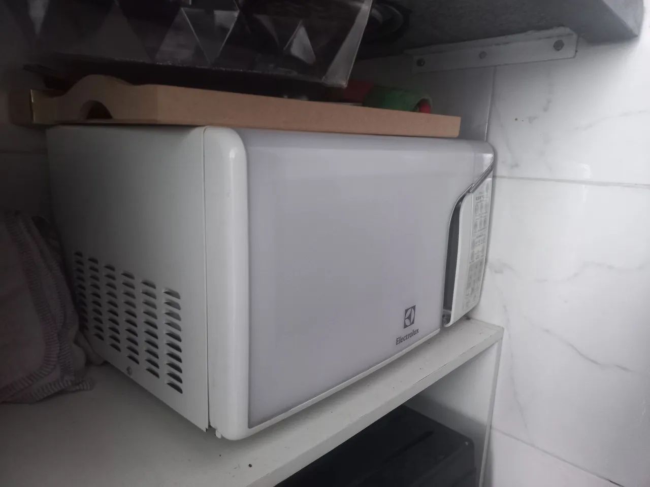 Doa-se micro-ondas 220v Funciona normal