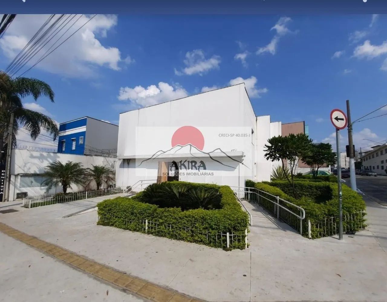 Alugo imóvel comercial 724 m² esquina frente Praça do Forró!