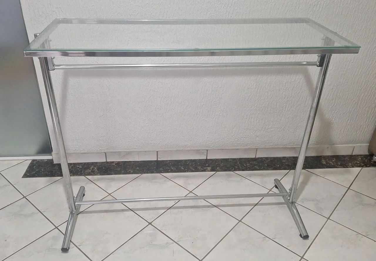 Vendo balcão com vidro , aceito cartão 