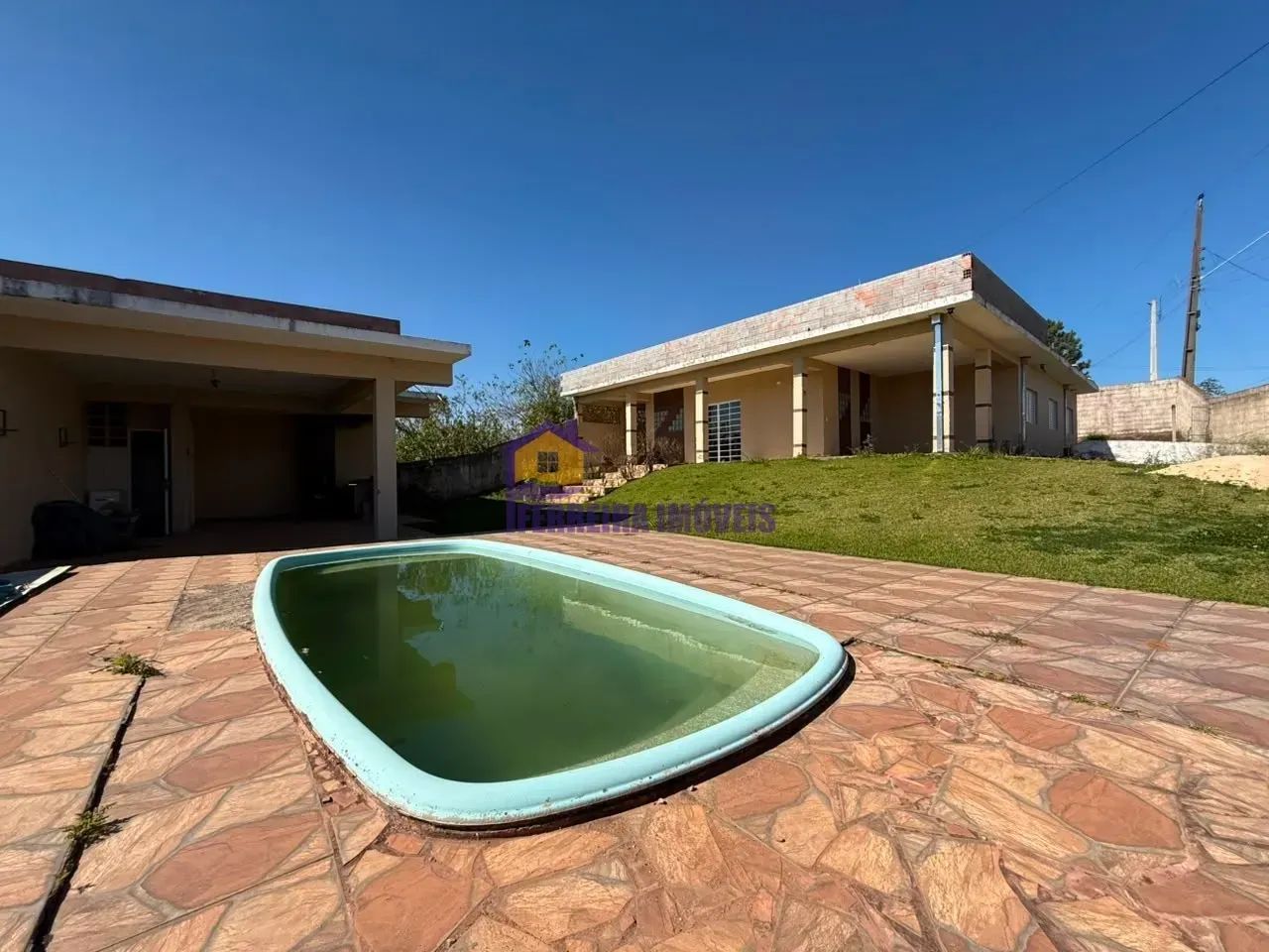 Ibiúna, chácara com piscina, muito bem localizada
