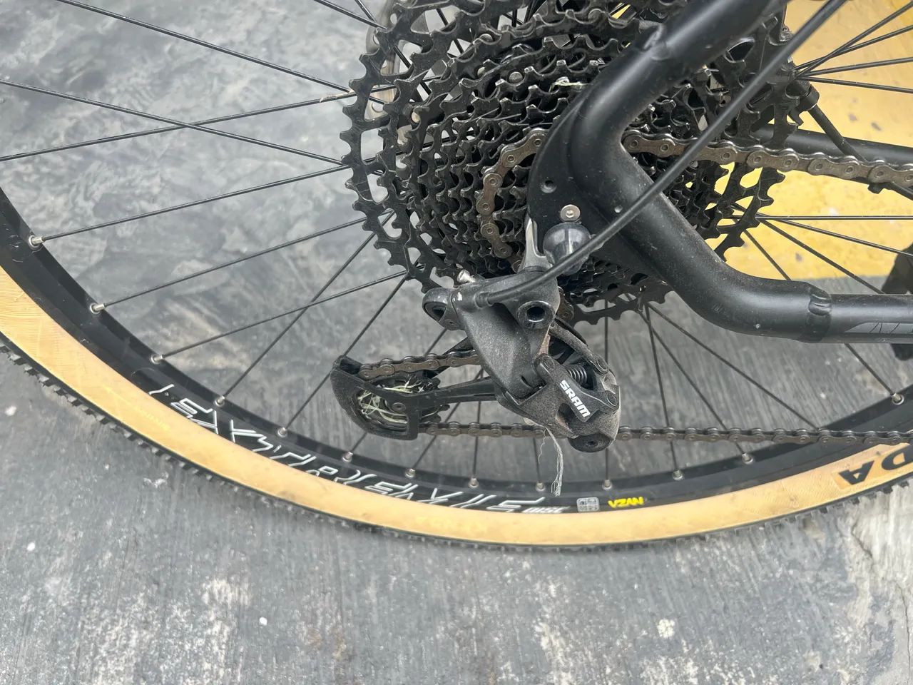 Bike aro 29  com kit sram e shimano  - Foto 2