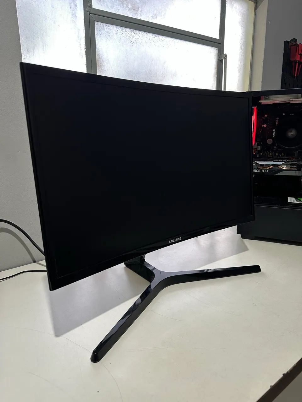 Monitor Gamer 144hz curvo - Foto 6