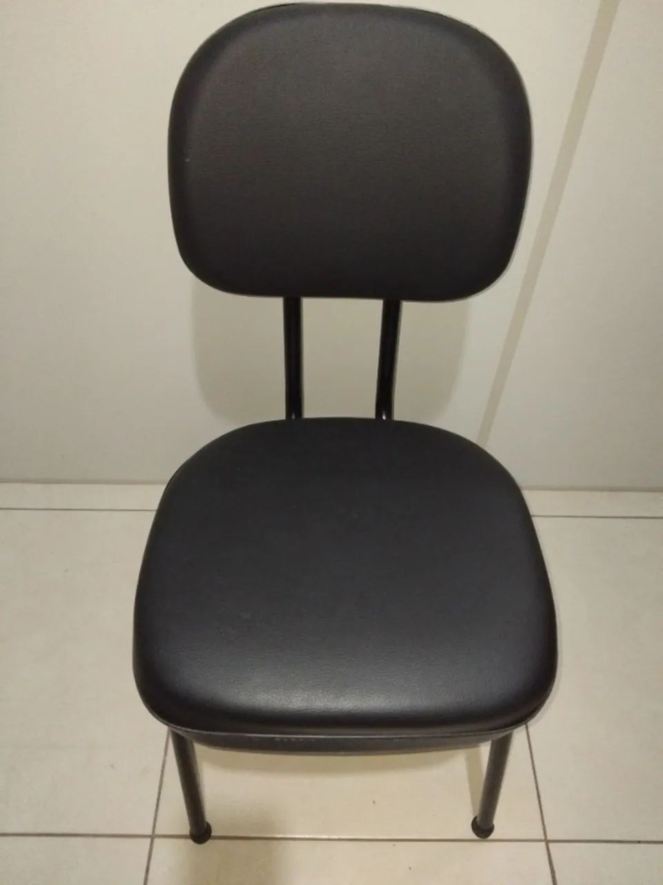 Cadeira Secretaria Almofadada.