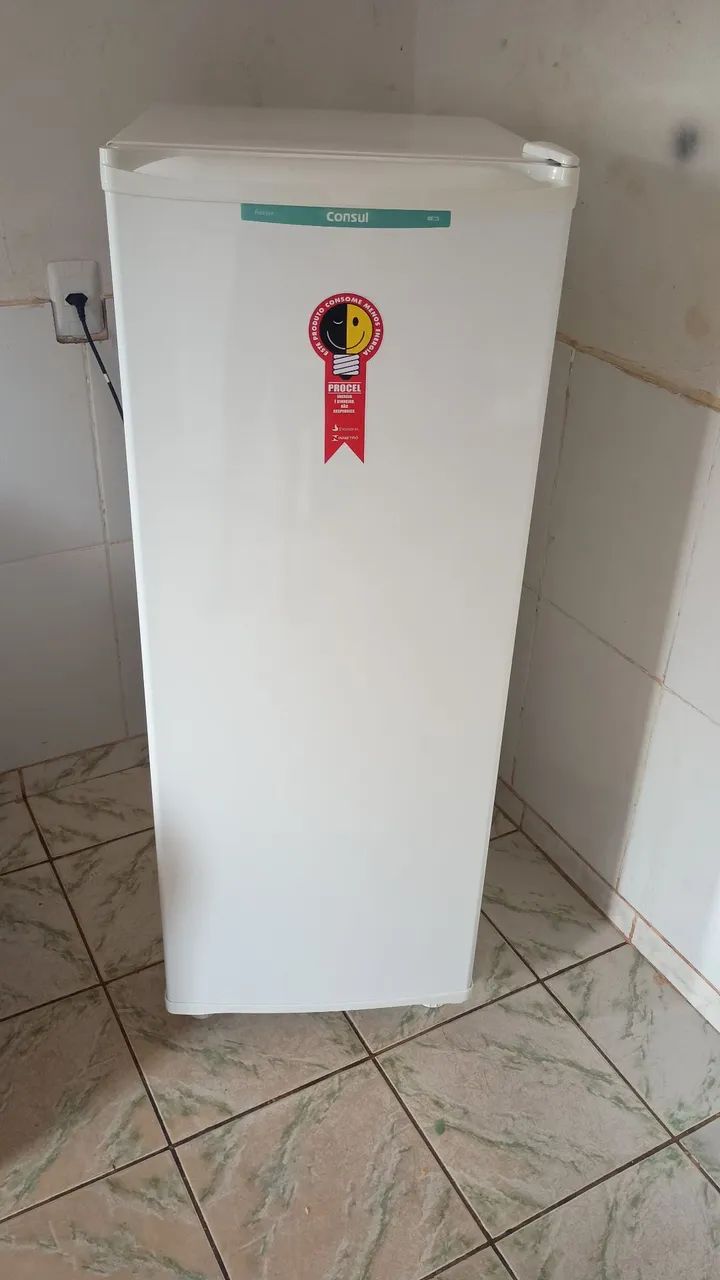 Freezer Consul vertical 121 litros 
