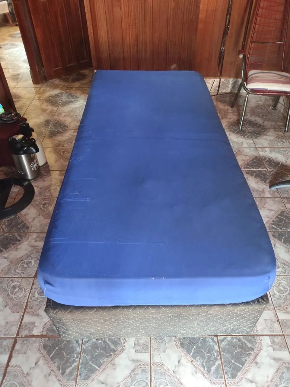 Vendo cama box com colchão