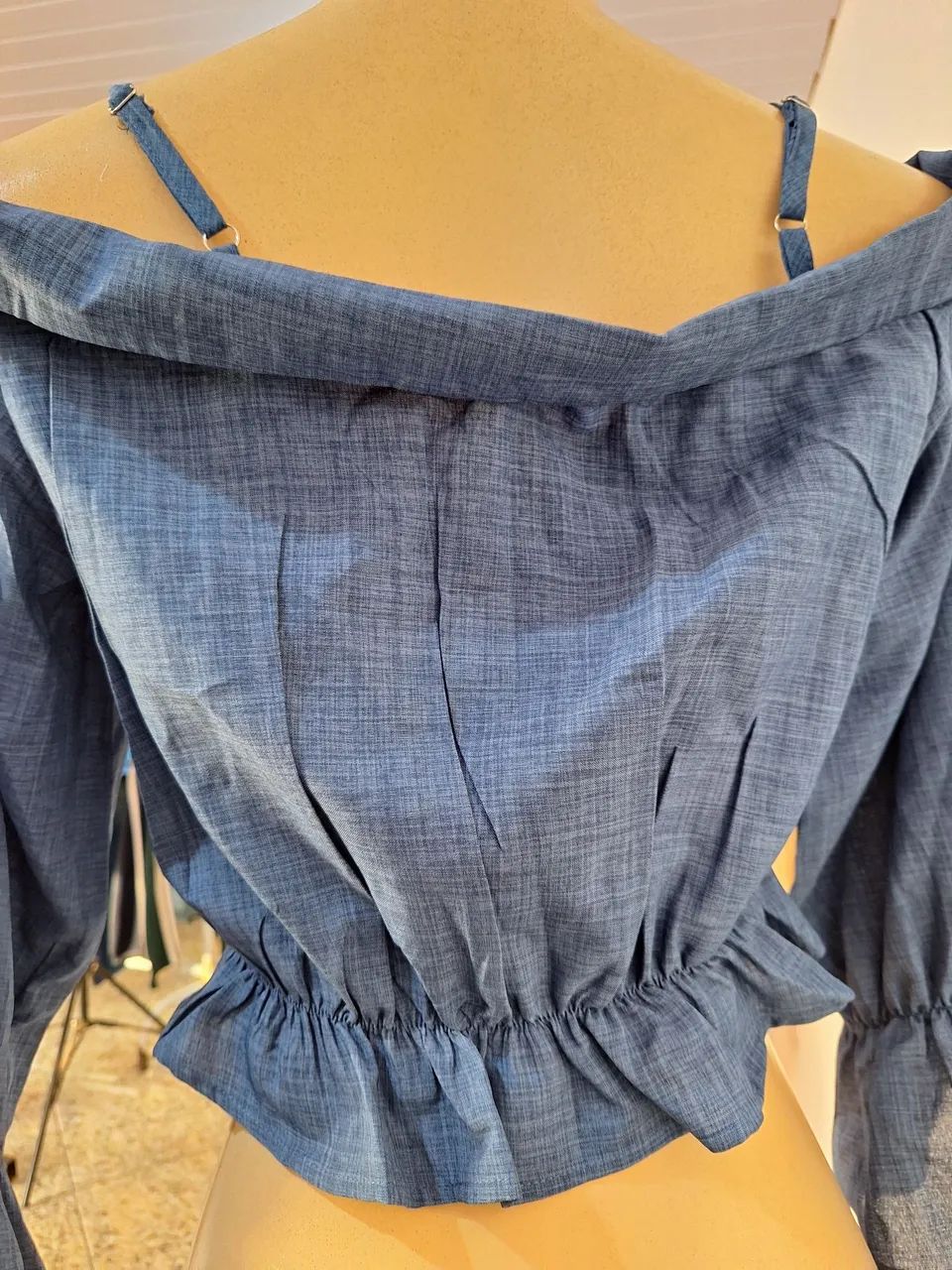 Blusa azul ombro a ombro - Foto 4