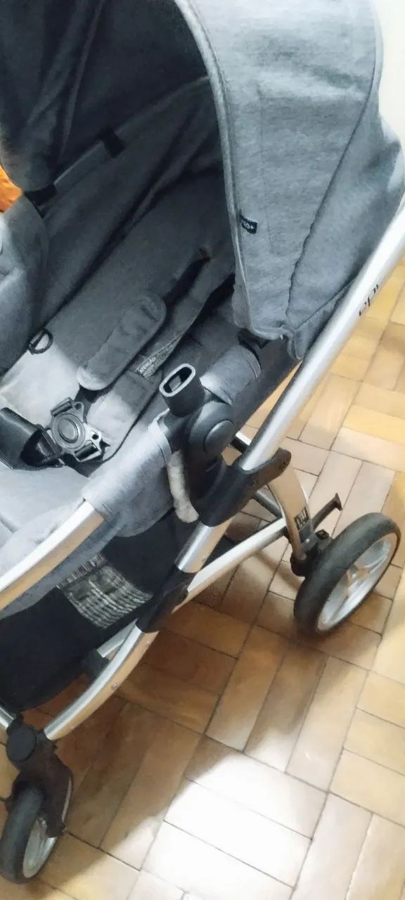 Berço desmontável,carrinho bebe, colchão 