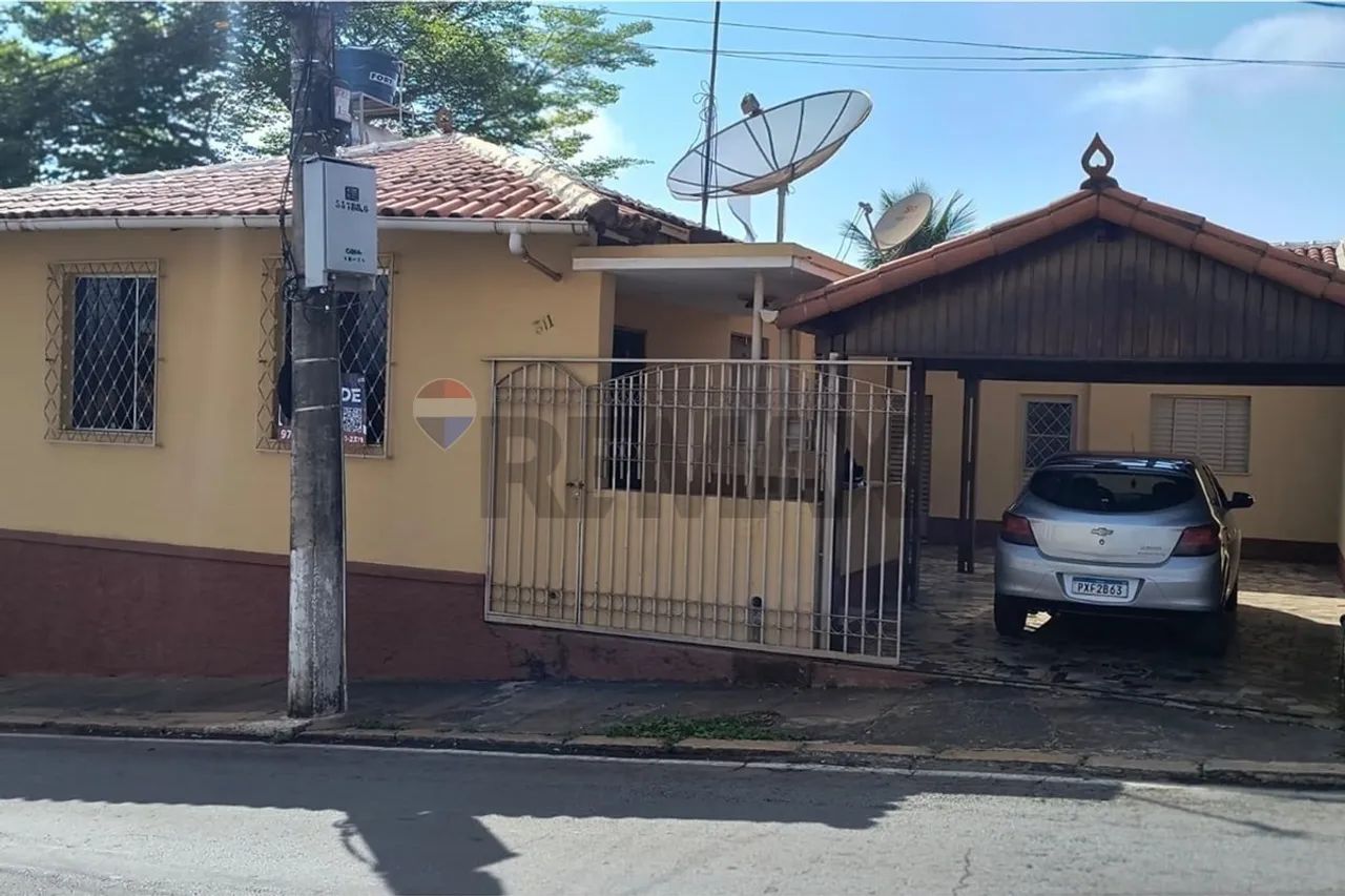 Casa a venda no centro de Brumadinho-MG - Foto 2