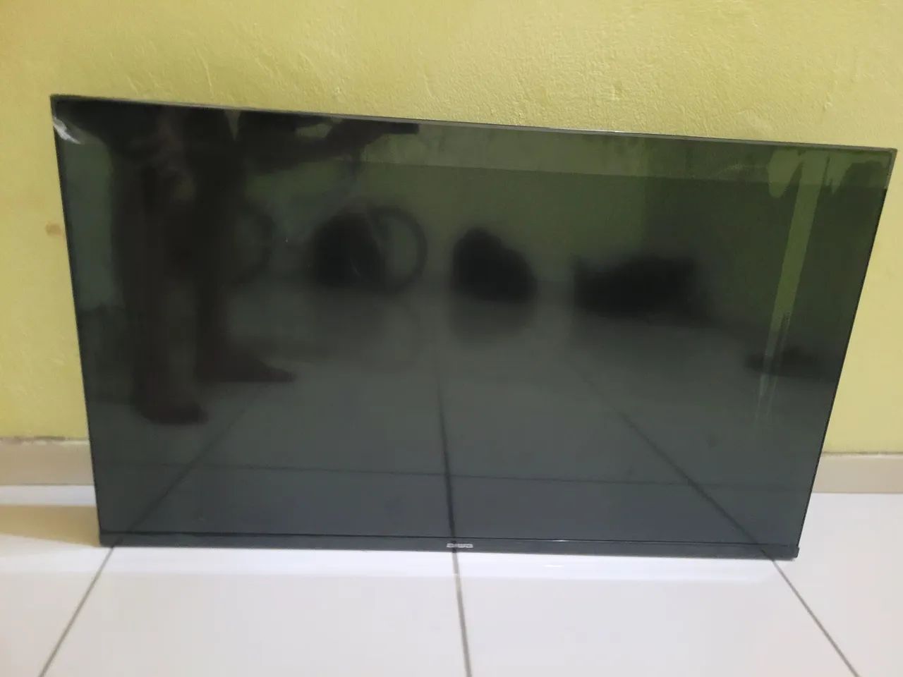Vendo TV aiwa com defeito 