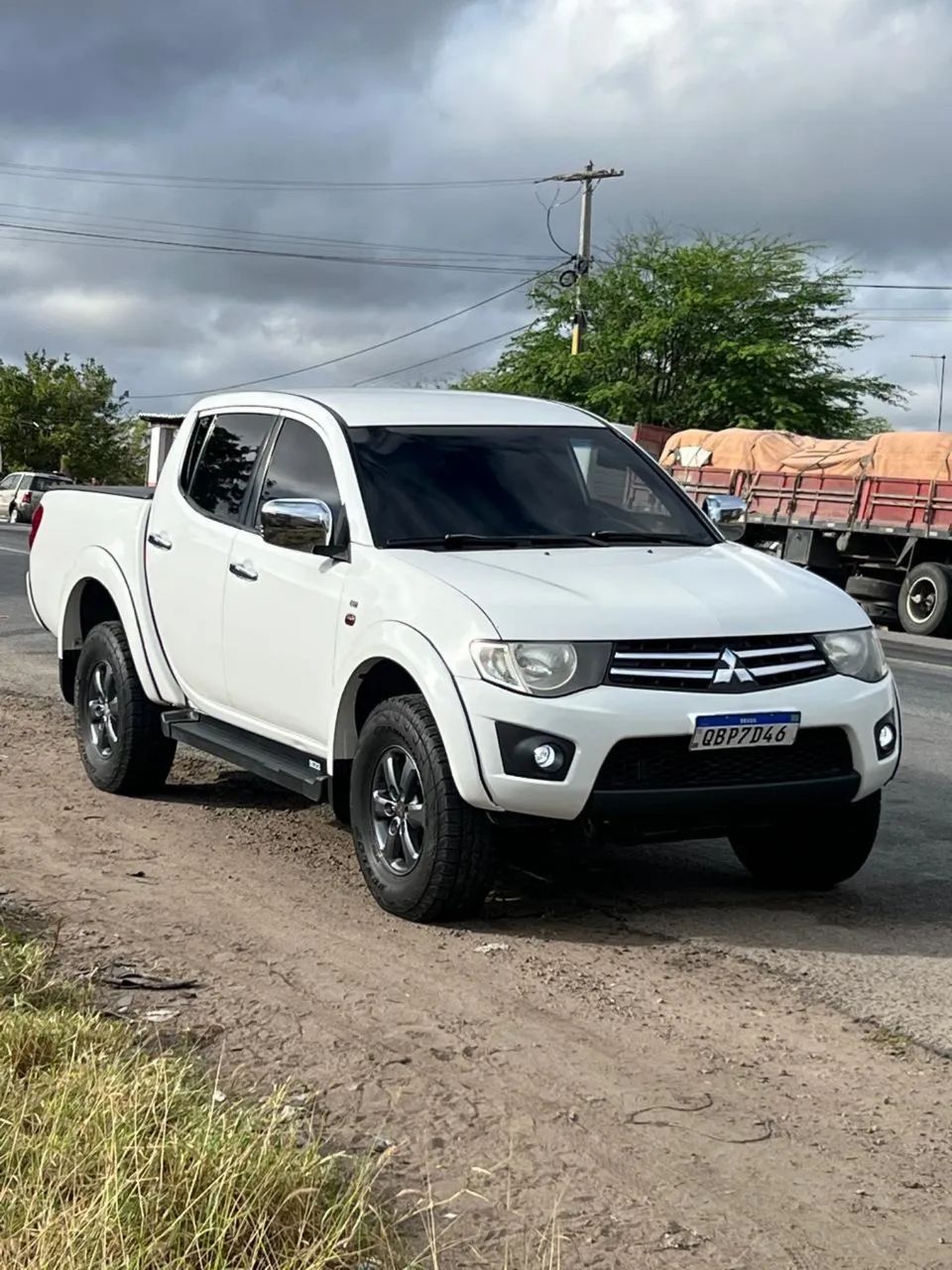 Mitsubishi L200 L200 Triton HLS 2.4 Flex 16V CD Mec. 2016
