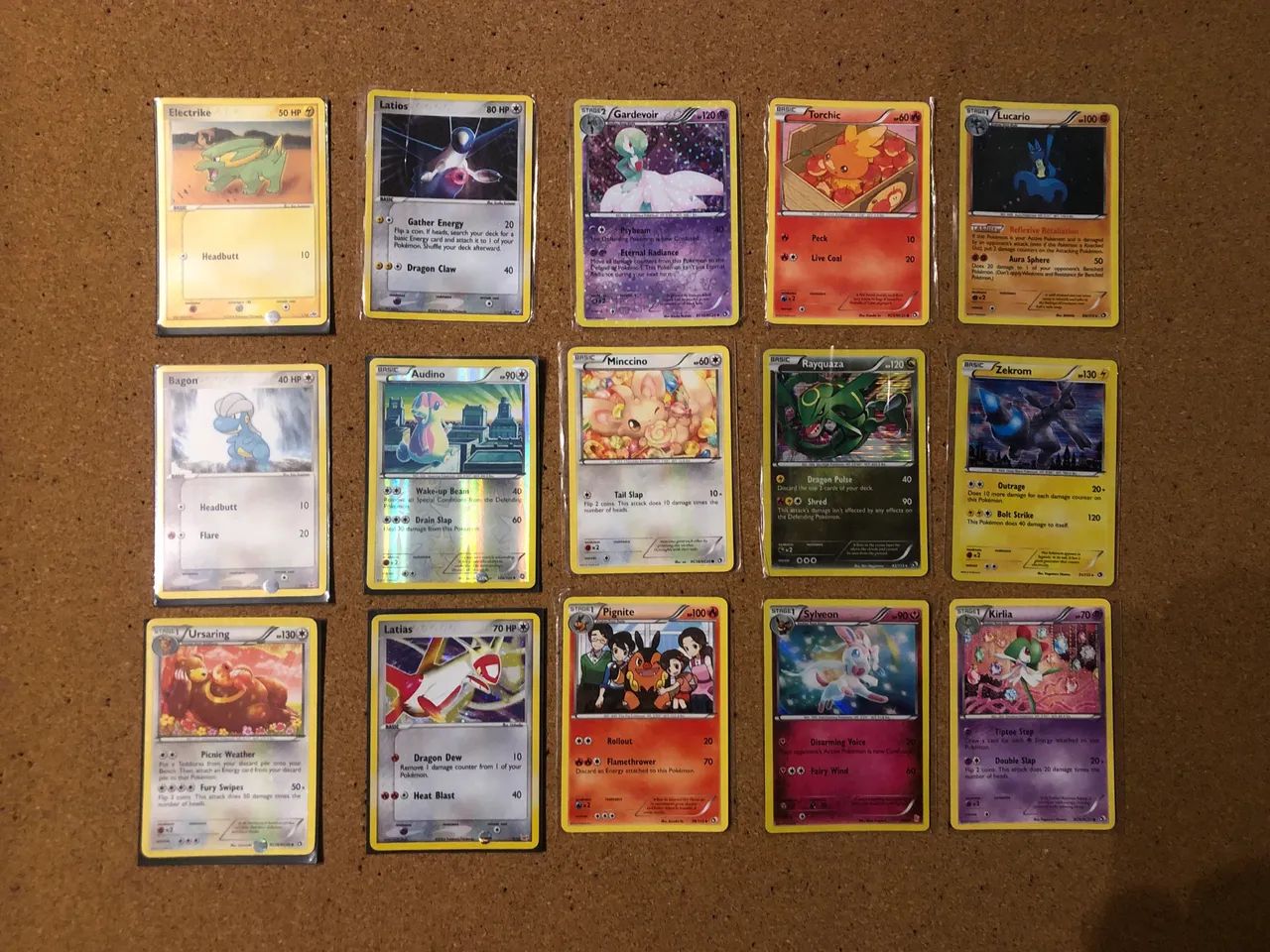 Coleção de Cartas Pokémon - Combo com 30 Cartas
