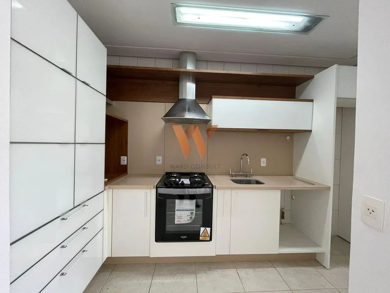 APARTAMENTO 3 QUARTOS à Venda em JURERÊ IN!