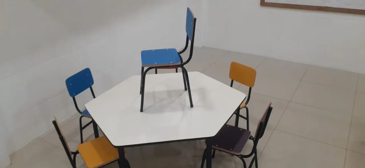 Escolares 64985890606849122