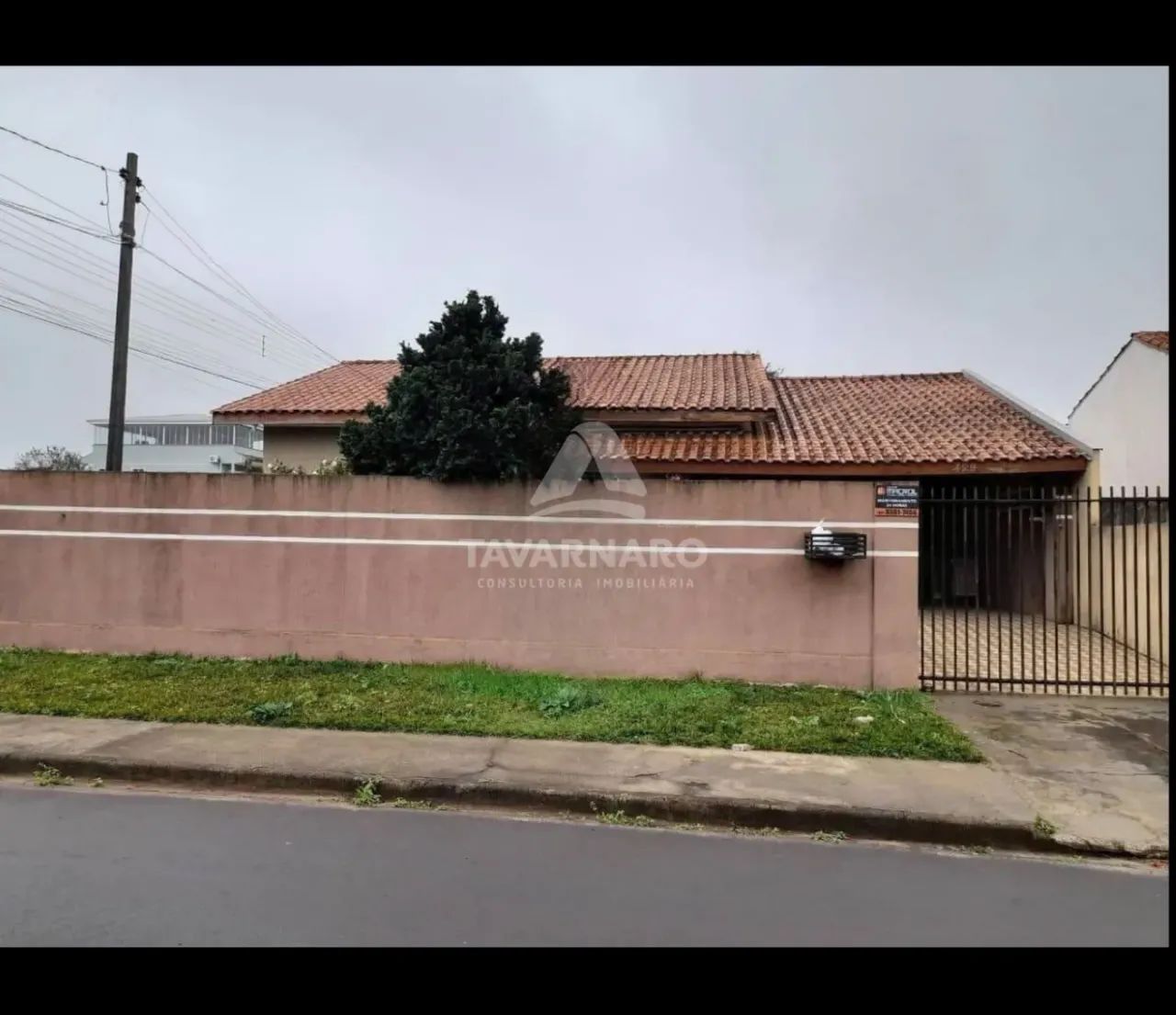 Casa com quartos em Uvaranas