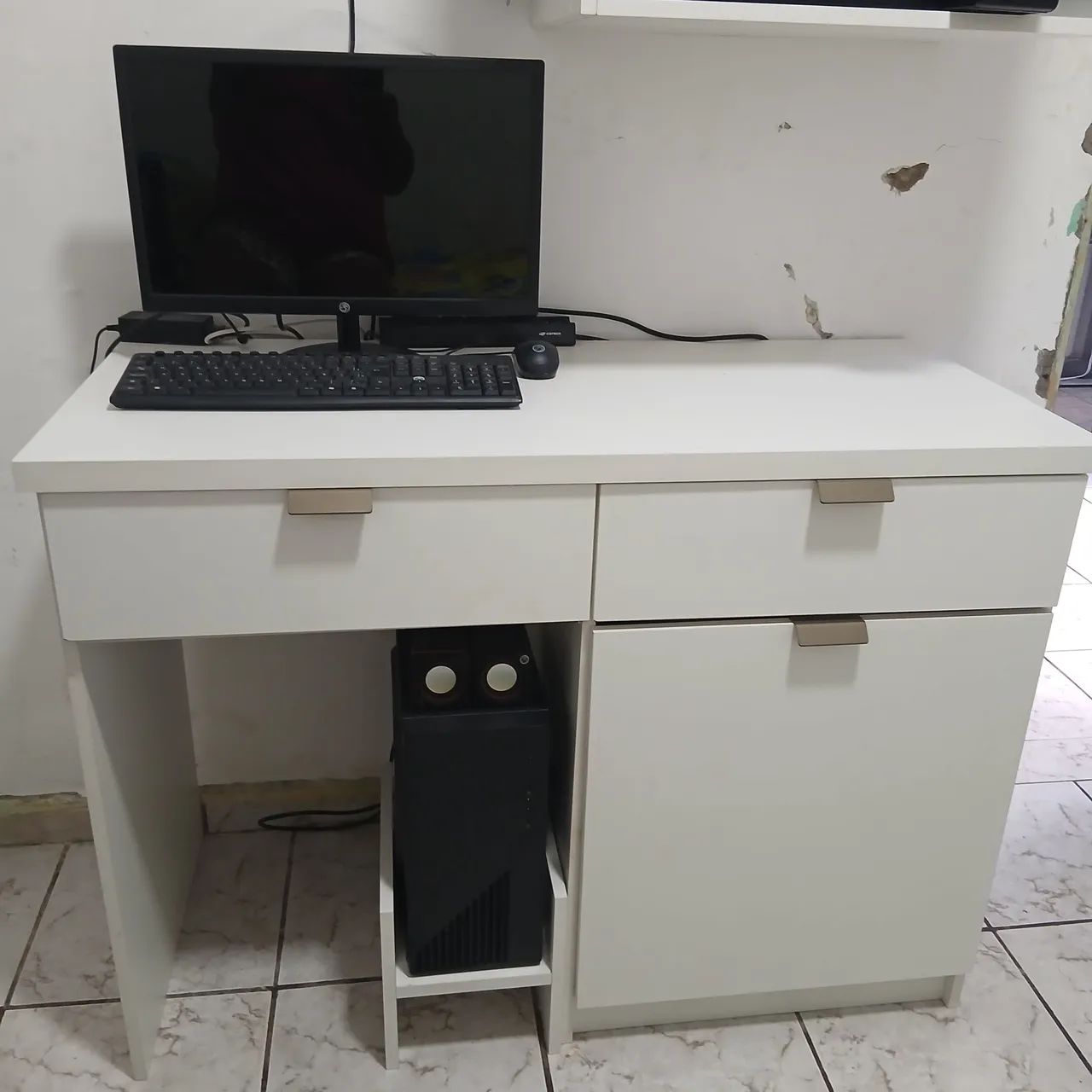 Vendo computador  e mesa