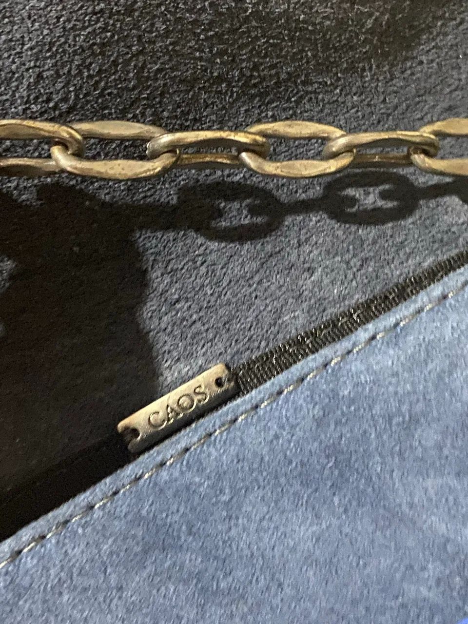 Bolsa caos couro e prata - Foto 3