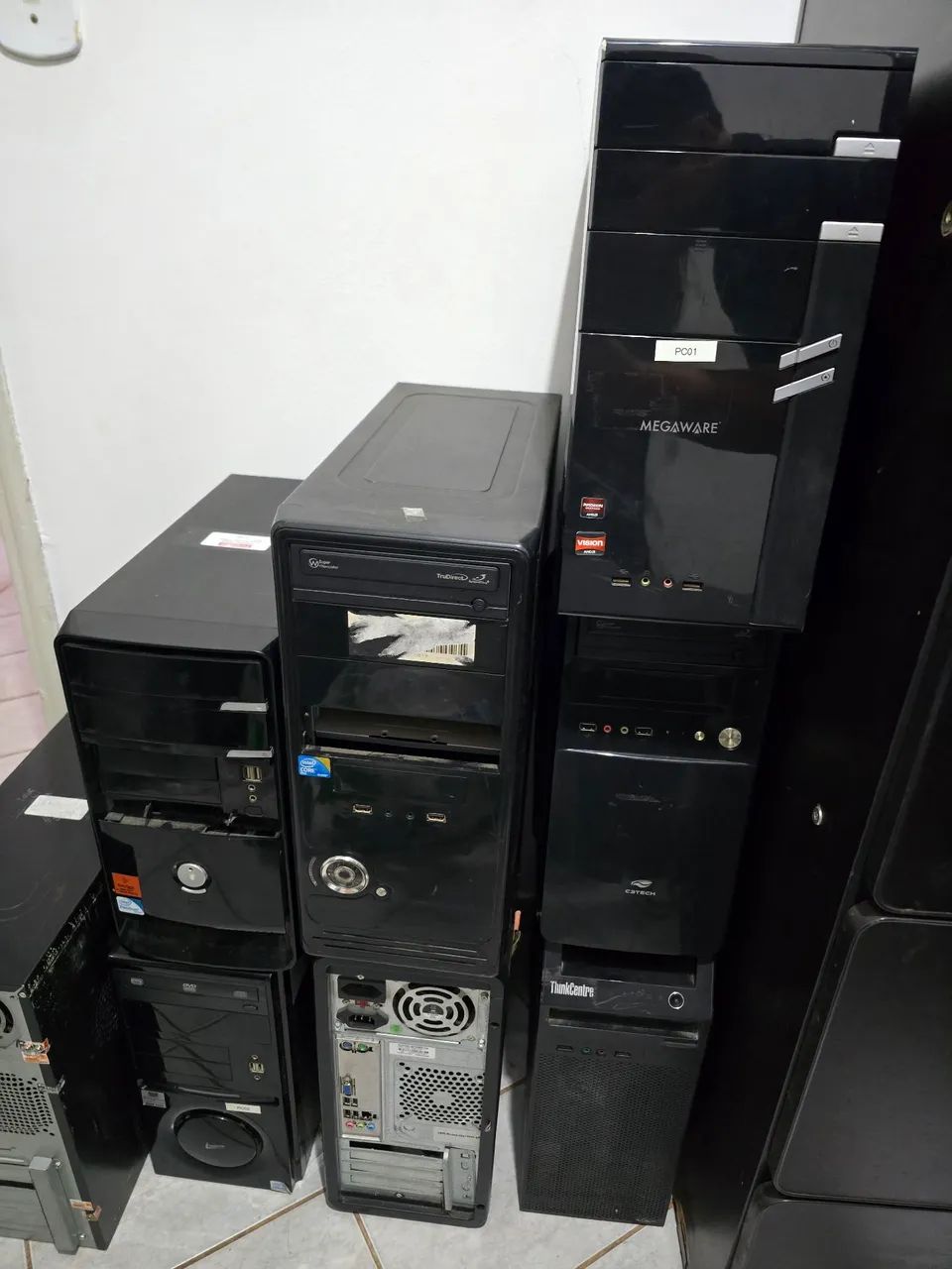 Gabinete usado antigo 