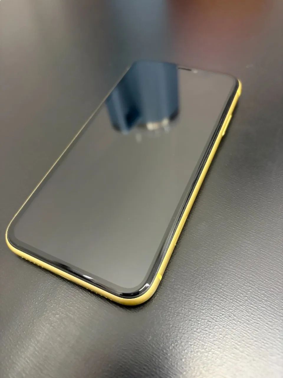 iPhone 11 64GB Amarelo - estado de novo, caixa completa