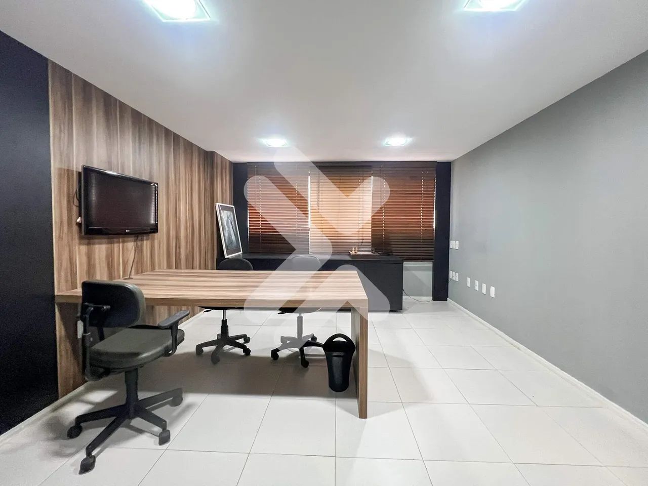 Sala comercial a venda em Tirol - 40m2