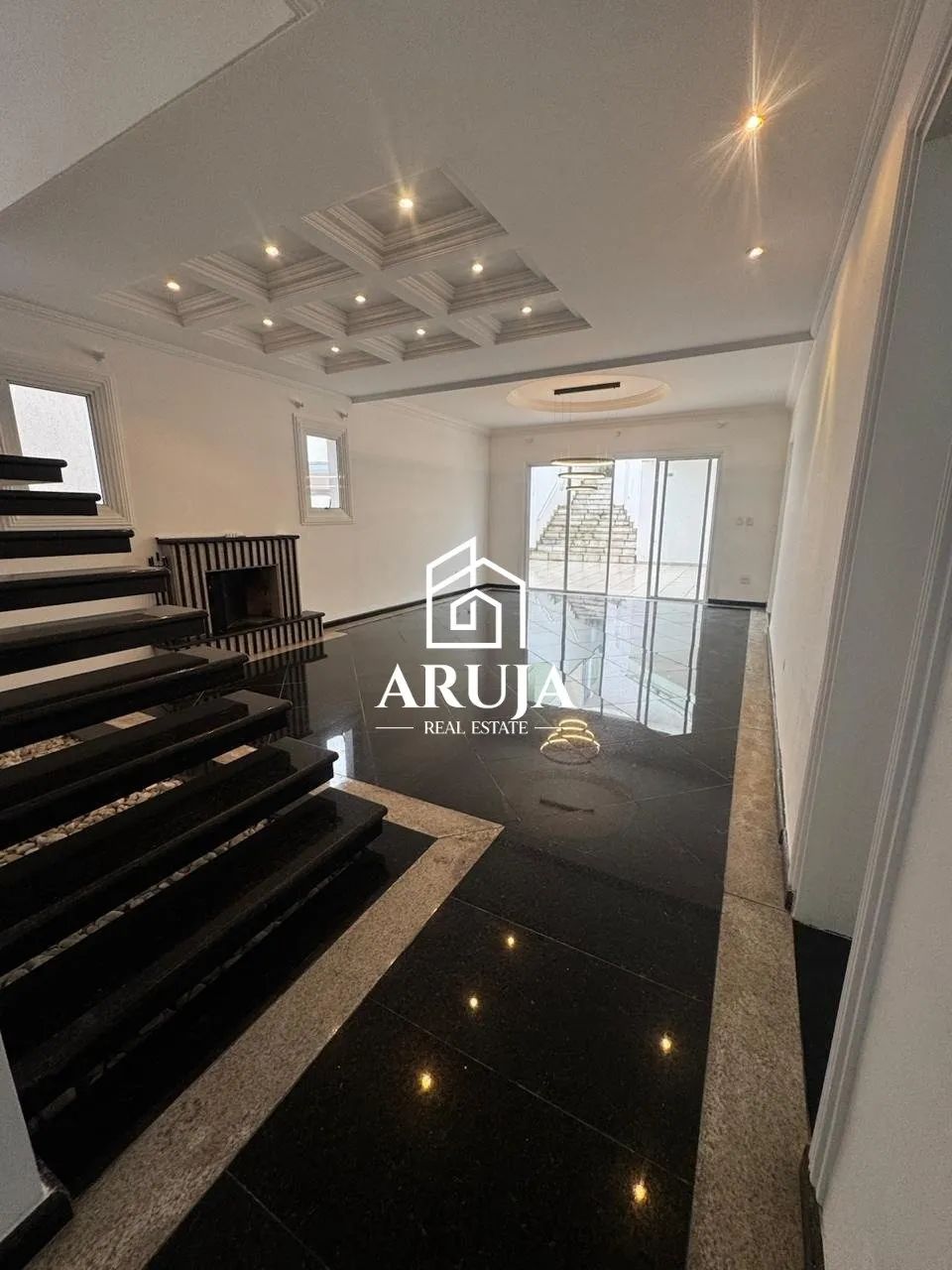 Casa com 3 Suítes, Piscina Aquecida, Jacuzzi, Sauna e Amplo Espaço de Lazer - Foto 2
