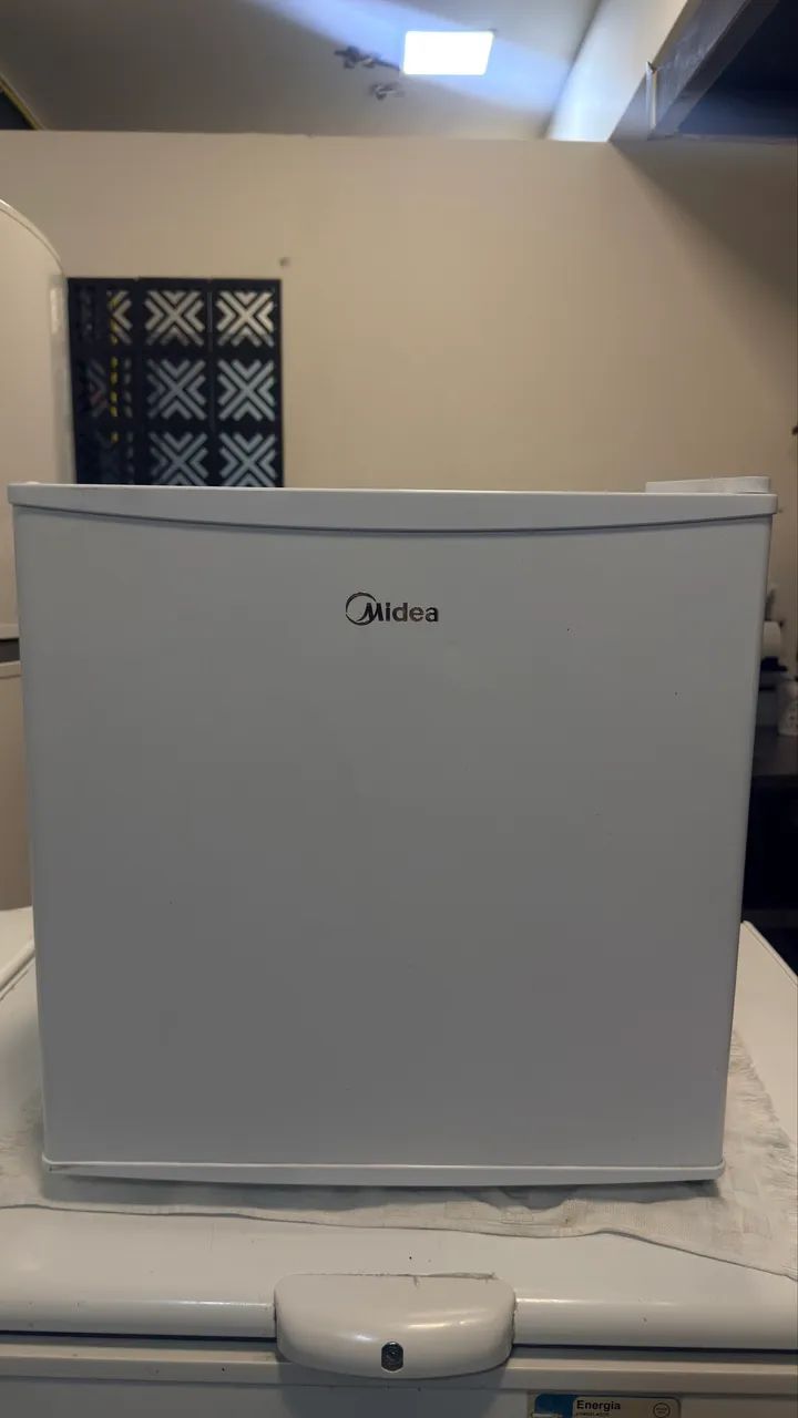 Frigobar Midea 45L - Excelente estado!