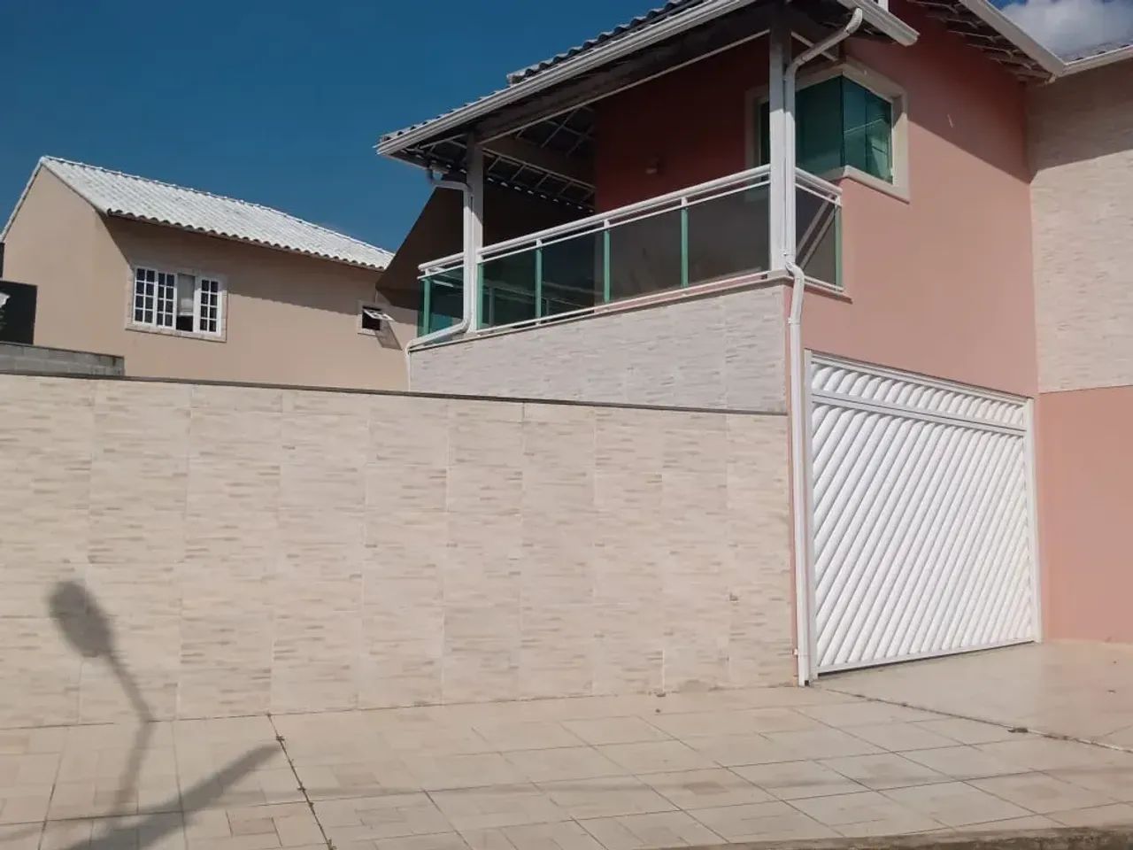LINDA  CASA PARA LOCAÇÃO EM CONDOMINIO NO RIO DA PRATA