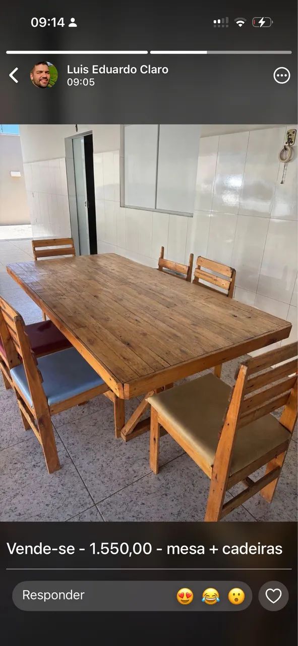 MESA COM CADEIRAS 