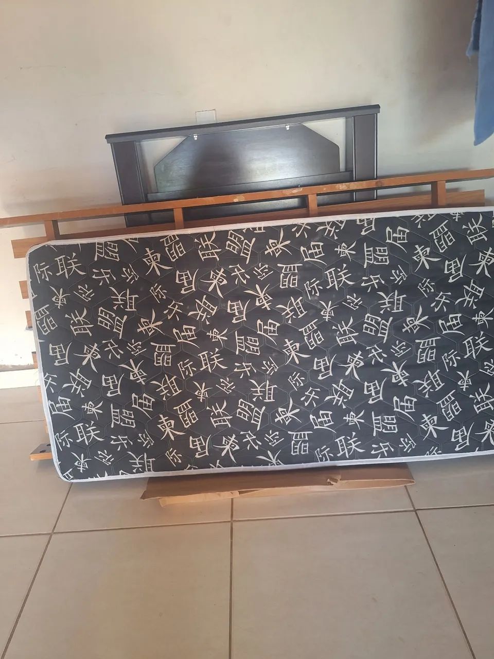 Cama de solteiro com colchão  - Foto 2