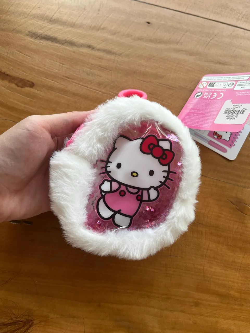 bolsinha chaveiro hello kitty fofa felpuda - Foto 5