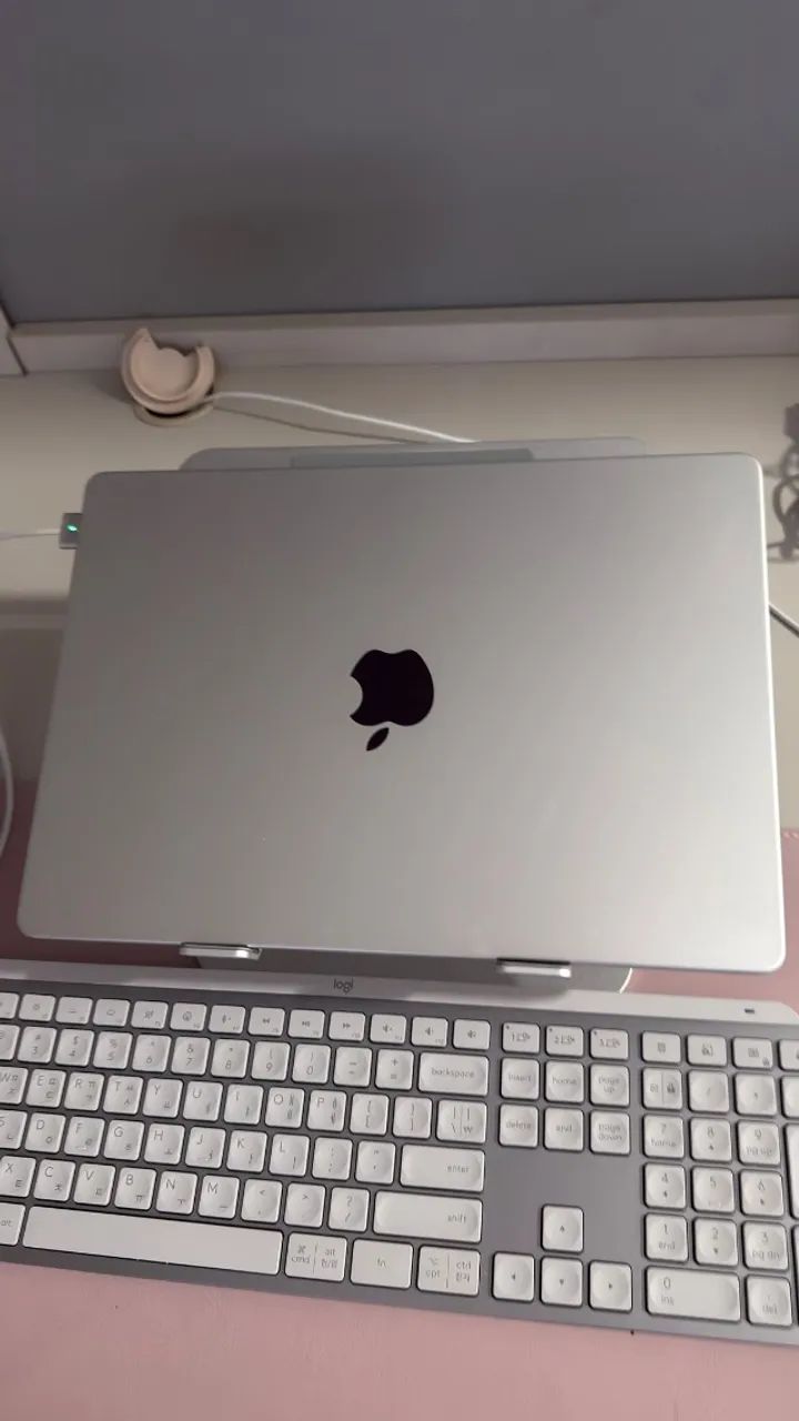 MacBook Pro M4 16GB/512GB - Silver 14 polegadas