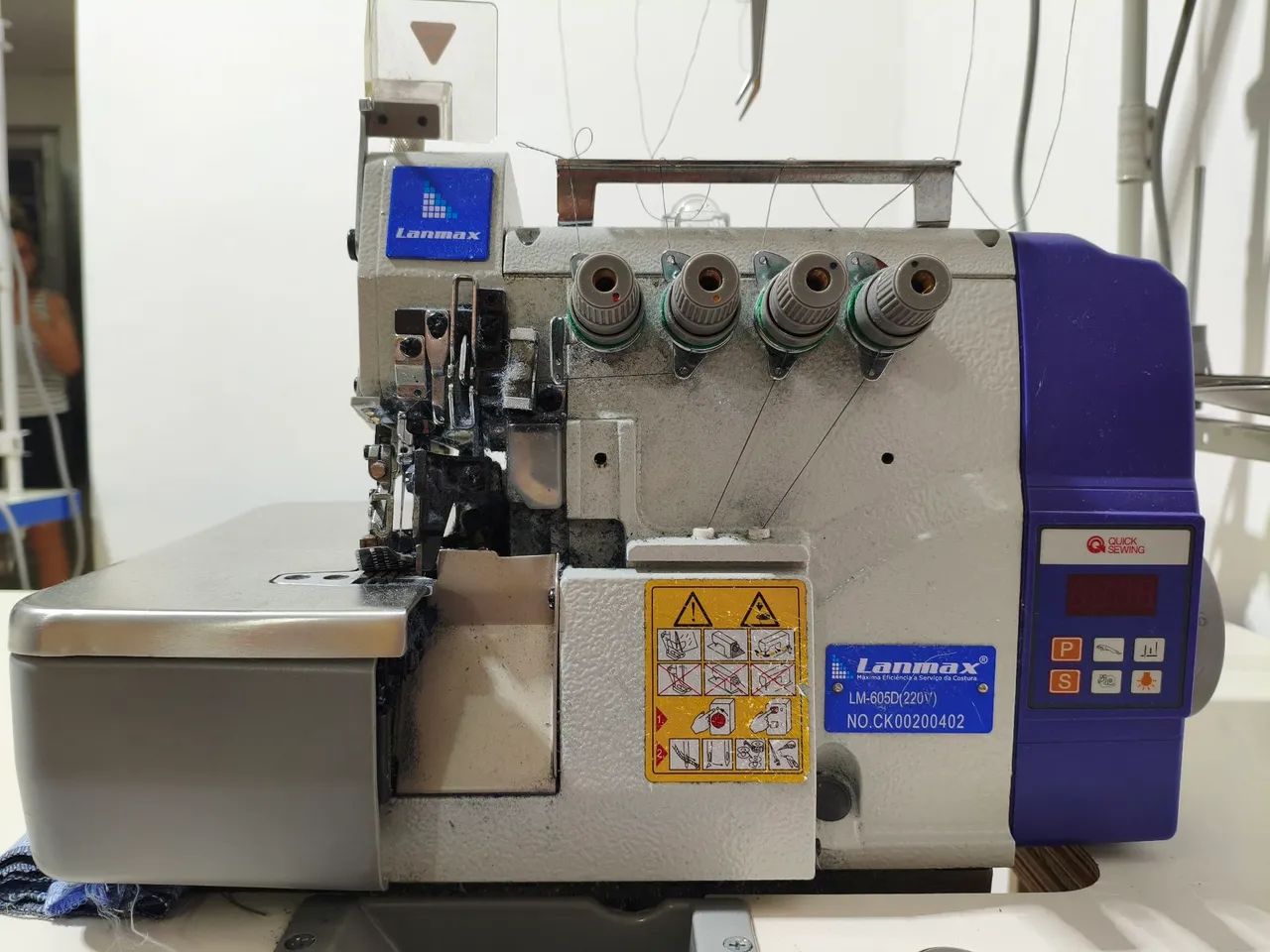 ? Máquina reta Lanmax - modelo LM-9980D