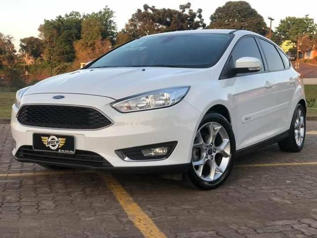 Focus Hatch SE Plus automático