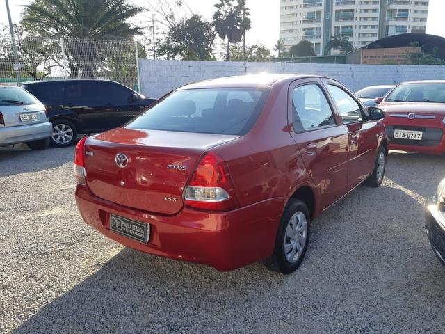 Toyota Etios Sedan 1.5 flex, completo, único dono, novo - Foto 6